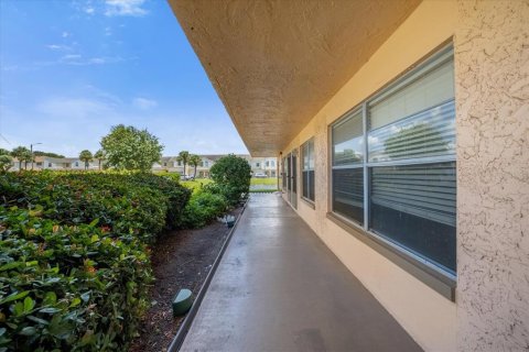 Condominio en venta en Kenneth City, Florida, 2 dormitorios, 124.95 m2 № 1304448 - foto 3