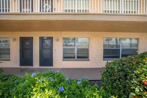 Condominio en venta en Kenneth City, Florida, 2 dormitorios, 124.95 m2 № 1304448 - foto 2