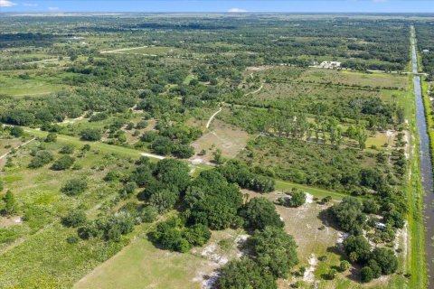 Commercial property in Okeechobee, Florida № 2246377 - photo 13