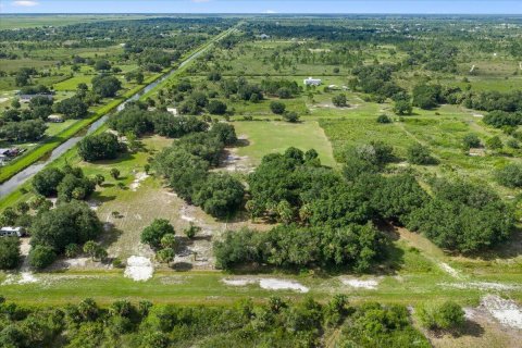 Commercial property in Okeechobee, Florida № 2246377 - photo 9