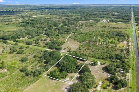 Commercial property in Okeechobee, Florida № 2246377 - photo 8