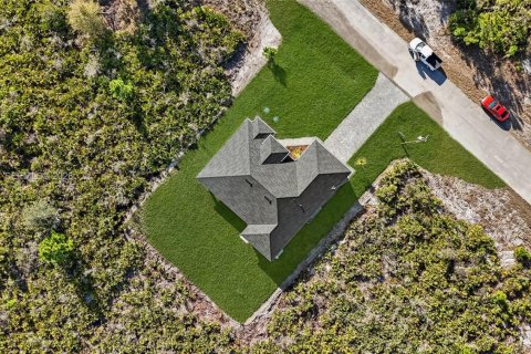 House in Lehigh Acres, Florida 3 bedrooms № 2051349 - photo 25