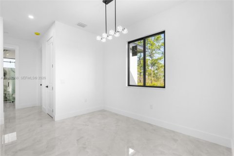 House in Lehigh Acres, Florida 3 bedrooms № 2051349 - photo 8