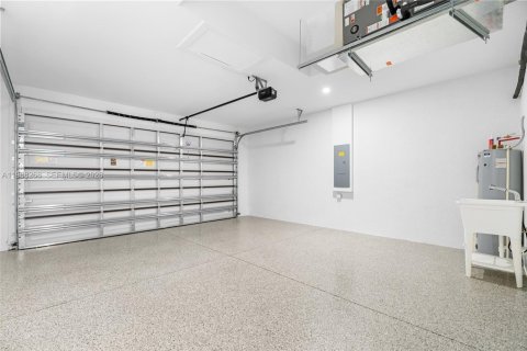 House in Lehigh Acres, Florida 3 bedrooms № 2051349 - photo 23