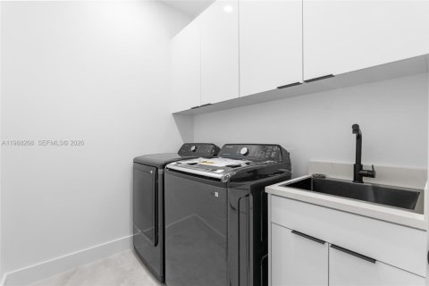 House in Lehigh Acres, Florida 3 bedrooms № 2051349 - photo 22