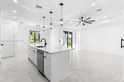 House in Lehigh Acres, Florida 3 bedrooms № 2051349 - photo 6