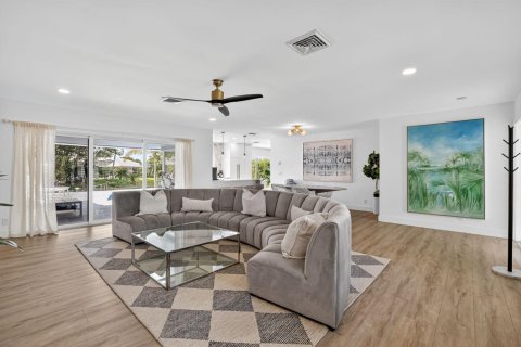 House in Boca Raton, Florida 3 bedrooms, 182.55 sq.m. № 2146894 - photo 7