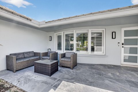 House in Boca Raton, Florida 3 bedrooms, 182.55 sq.m. № 2146894 - photo 5