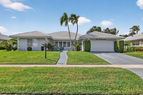 House in Boca Raton, Florida 3 bedrooms, 182.55 sq.m. № 2146894 - photo 2