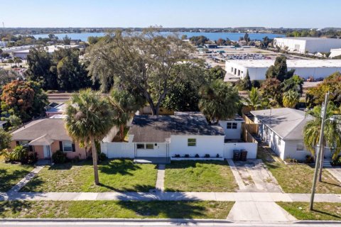 House in West Palm Beach, Florida 2 bedrooms, 69.68 sq.m. № 2327463