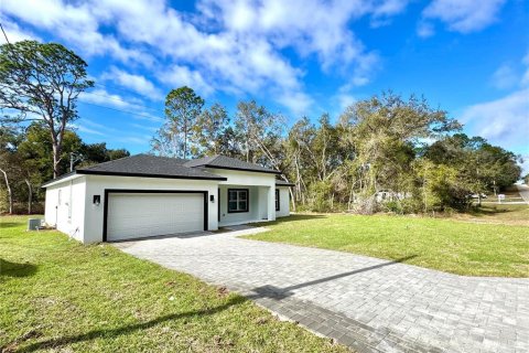 House in Citrus Springs, Florida 3 bedrooms, 142.05 sq.m. № 2105875 - photo 2