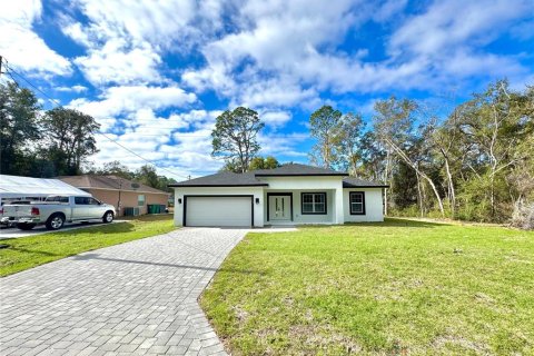 House in Citrus Springs, Florida 3 bedrooms, 142.05 sq.m. № 2105875 - photo 3