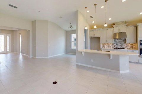 Townhouse in CRESTVIEW in Clermont, Florida 3 bedrooms, 164 sq.m. № 102721 - photo 1