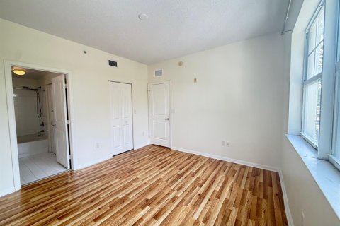 Condo in Coral Springs, Florida, 2 bedrooms  № 2153763 - photo 8
