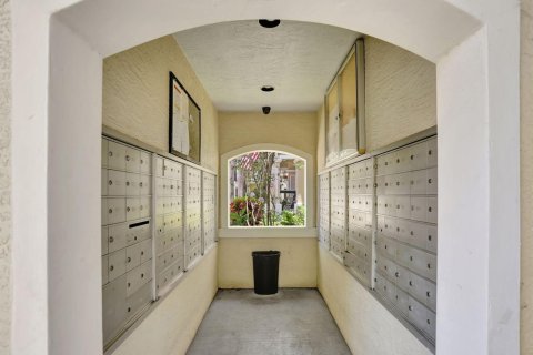 Condo in Coral Springs, Florida, 2 bedrooms  № 2153763 - photo 19