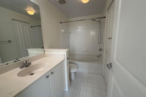 Condo in Coral Springs, Florida, 2 bedrooms  № 2153763 - photo 7