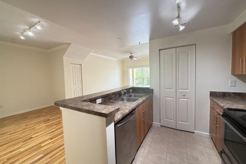 Condo in Coral Springs, Florida, 2 bedrooms  № 2153763 - photo 4