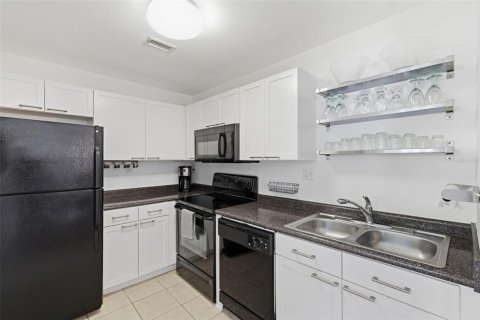Copropriété à vendre à Saint Petersburg, Floride: 1 chambre, 76.46 m2 № 2114925 - photo 10