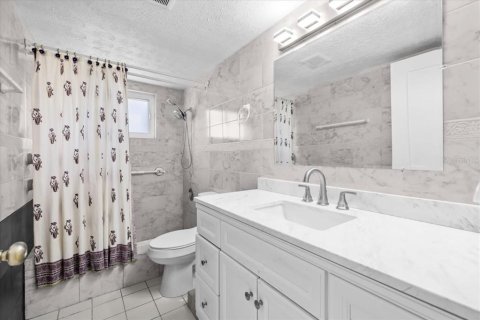Villa ou maison à vendre à New Port Richey, Floride: 3 chambres, 158.03 m2 № 2150245 - photo 15