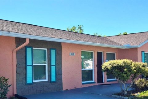 Villa ou maison à New Port Richey, Floride 3 chambres, 158.03 m2 № 2150245