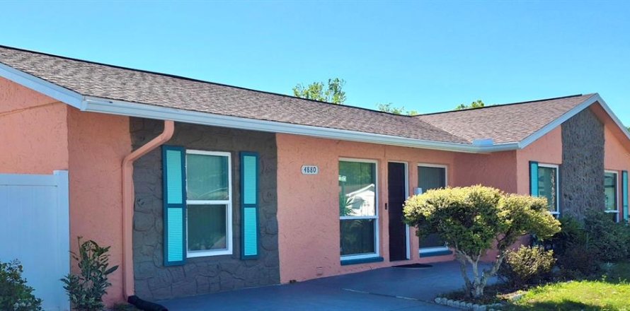 Villa ou maison à New Port Richey, Floride 3 chambres, 158.03 m2 № 2150245