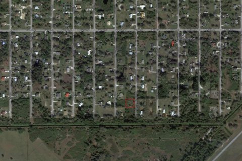 Land in Okeechobee, Florida № 1161855 - photo 1
