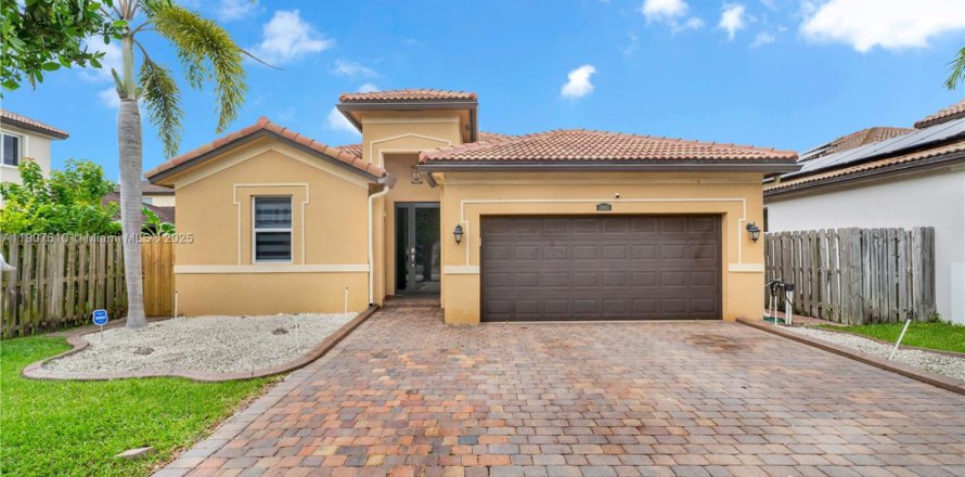 Villa ou maison à Homestead, Floride 3 chambres, 157.93 m2 № 1967844