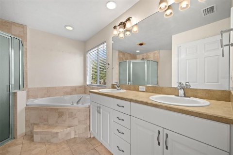 House in Gainesville, Florida 3 bedrooms, 170.48 sq.m. № 2110063 - photo 22