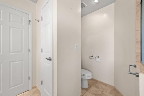 House in Gainesville, Florida 3 bedrooms, 170.48 sq.m. № 2110063 - photo 27