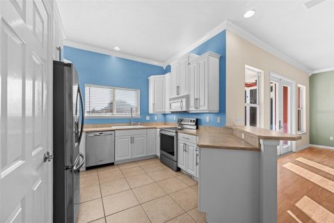 House in Gainesville, Florida 3 bedrooms, 170.48 sq.m. № 2110063 - photo 17