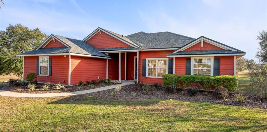 House in Gainesville, Florida 3 bedrooms, 170.48 sq.m. № 2110063