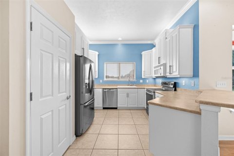 House in Gainesville, Florida 3 bedrooms, 170.48 sq.m. № 2110063 - photo 16