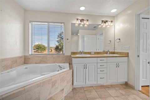 House in Gainesville, Florida 3 bedrooms, 170.48 sq.m. № 2110063 - photo 23