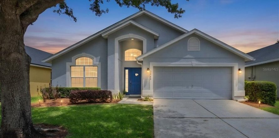 House in Orlando, Florida 4 bedrooms, 200.67 sq.m. № 2119270