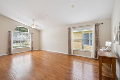 House in Orlando, Florida 4 bedrooms, 200.67 sq.m. № 2119270 - photo 4