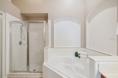 House in Orlando, Florida 4 bedrooms, 200.67 sq.m. № 2119270 - photo 16
