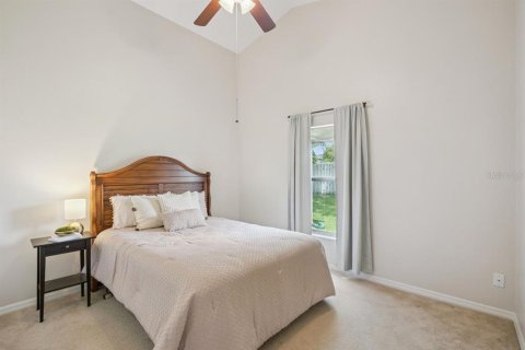 House in Orlando, Florida 4 bedrooms, 200.67 sq.m. № 2119270 - photo 13