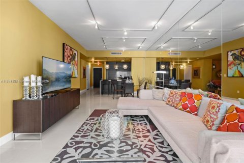 Condominio en venta en Miami, Florida, 1 dormitorio, 95.78 m2 № 1702330 - foto 8