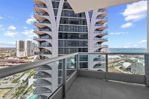 Condominio en venta en Miami, Florida, 1 dormitorio, 95.78 m2 № 1702330 - foto 12