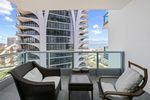 Condominio en venta en Miami, Florida, 1 dormitorio, 95.78 m2 № 1702330 - foto 2
