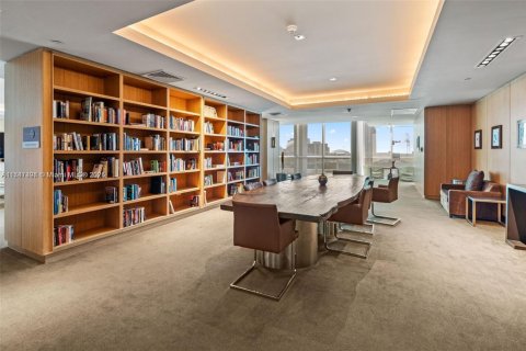 Condominio en venta en Miami, Florida, 1 dormitorio, 95.78 m2 № 1702330 - foto 27
