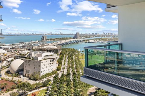 Condominio en venta en Miami, Florida, 1 dormitorio, 95.78 m2 № 1702330 - foto 1
