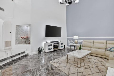 Купить виллу или дом в Бока-Ратон, Флорида 10 комнат, 252.88м2, № 2083306 - фото 10
