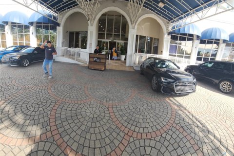 Condominio en venta en Sunny Isles Beach, Florida, 33.44 m2 № 1977507 - foto 11