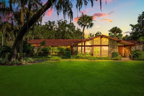 House in Leesburg, Florida 4 bedrooms, 266.44 sq.m. № 1911234 - photo 1