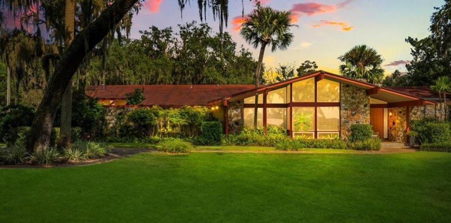 Villa ou maison à Leesburg, Floride 4 chambres, 266.44 m2 № 1911234