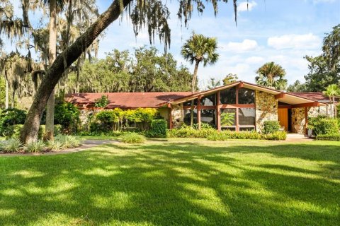 House in Leesburg, Florida 4 bedrooms, 266.44 sq.m. № 1911234 - photo 3