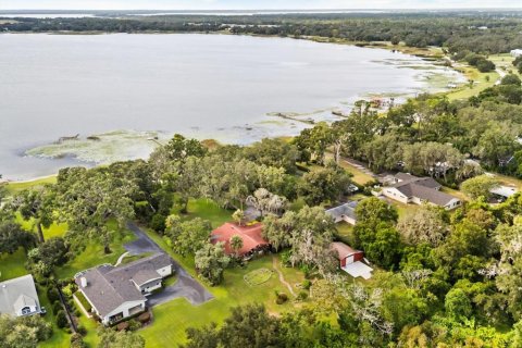 House in Leesburg, Florida 4 bedrooms, 266.44 sq.m. № 1911234 - photo 2