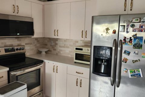 Купить виллу или дом в Майами, Флорида 4 спальни, 148.27м2, № 2052634 - фото 9