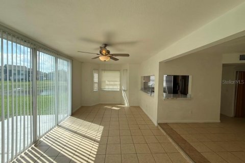 Townhouse in Davenport, Florida 3 bedrooms, 152.17 sq.m. № 2277570 - photo 11
